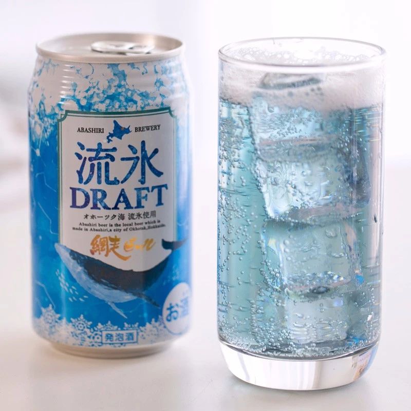 北海道網走的青蓝色啤酒，喝上一口，宛如遨游再浩瀚的鄂霍次克海