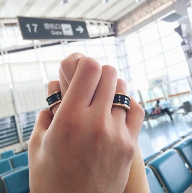 阿娇蜜月后甜晒大钻戒,阿娇钻戒和张馨予钻戒