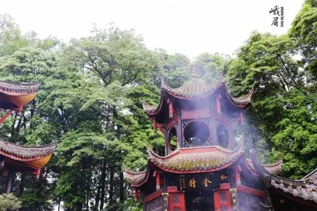 带着女生去峨眉山,带着女友穷游