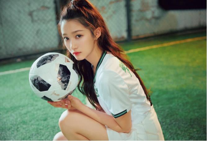 关晓彤甜蜜暴击表白,关晓彤拥抱鹿晗甜蜜暴击