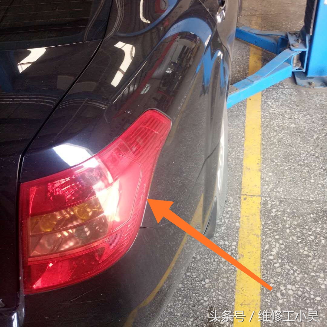 奔腾b50底盘咯噔咯噔响什么原因,奔腾b50底盘咯噔响是什么毛病