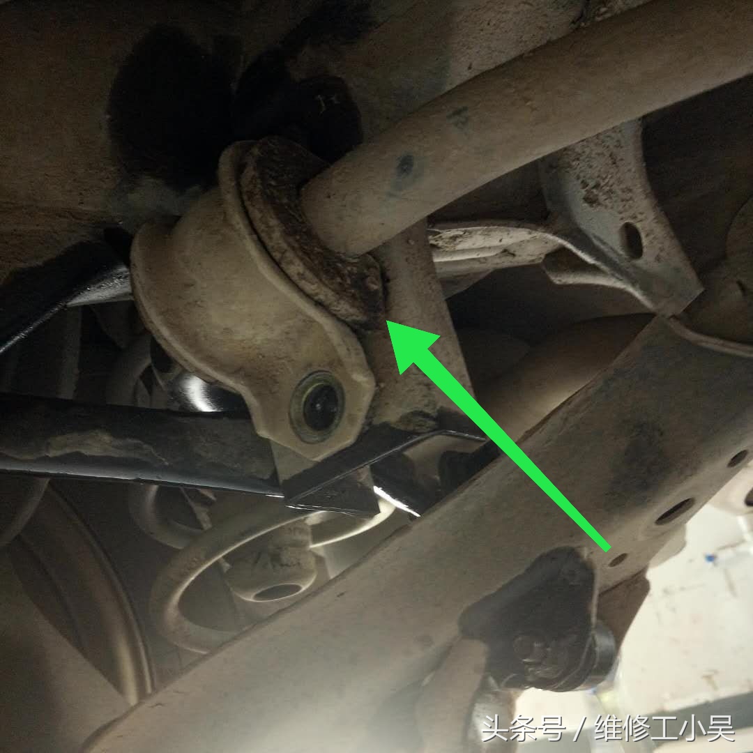 奔腾b50底盘咯噔咯噔响什么原因,奔腾b50底盘咯噔响是什么毛病