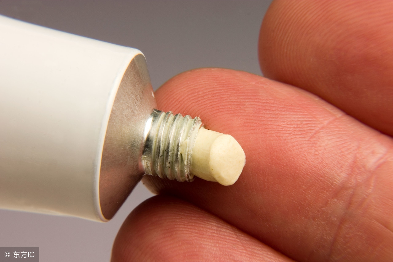 手上出汗汗疱疹怎么治才能除根,汗疱疹的症状及治疗方法