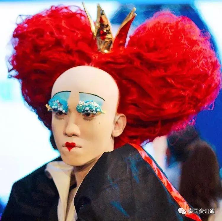 神奇！泰国网红“蚂蚁夫人”教大家如何对付恶犬，一般人还真学不来