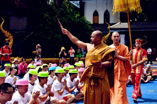bmai泼水狂欢节,锦绣中华泼水狂欢节