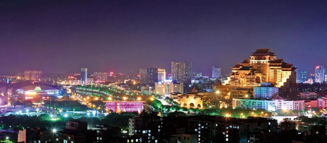 就在这个月,玉林地产大亨