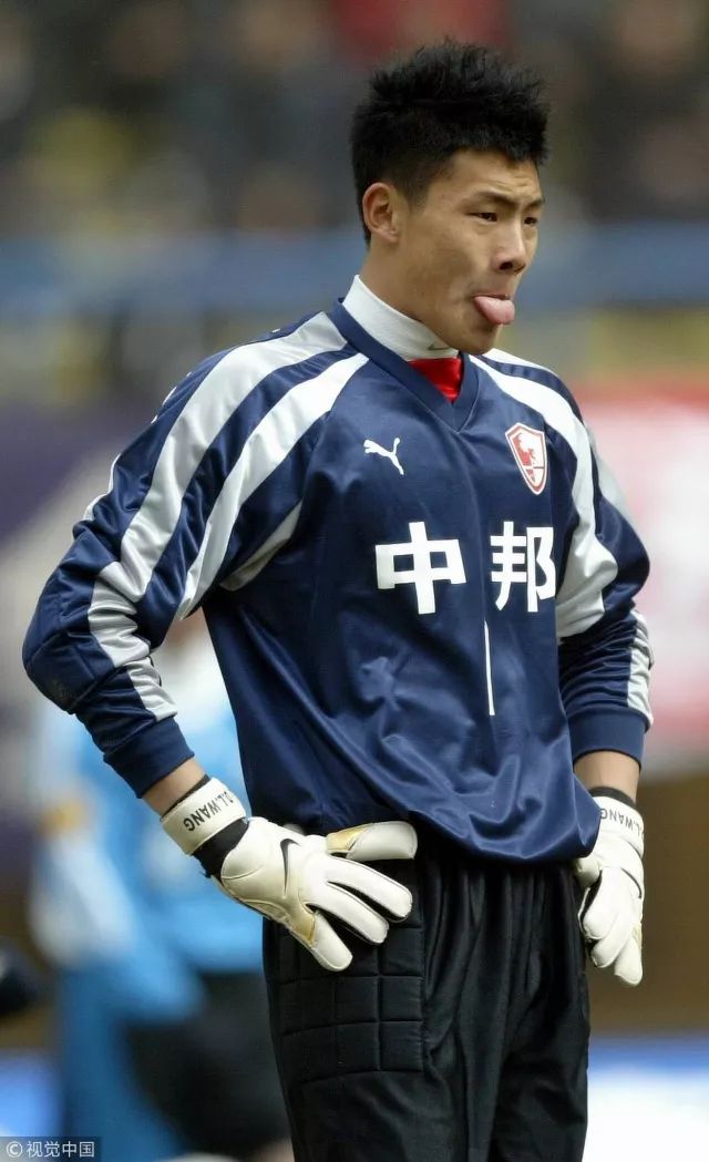 这就是优秀门将的基本功,21岁打中单