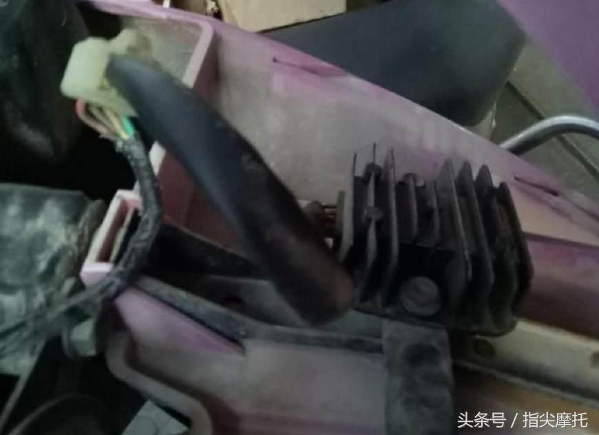 摩托车不充电整流器和线圈完好,摩托车电瓶亏电整流器发热