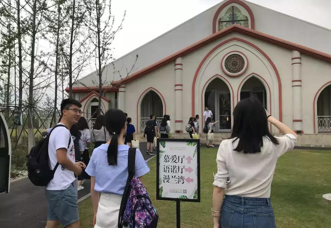 华科毕业生去武大拍毕业照,在武大拍的毕业季宣传片