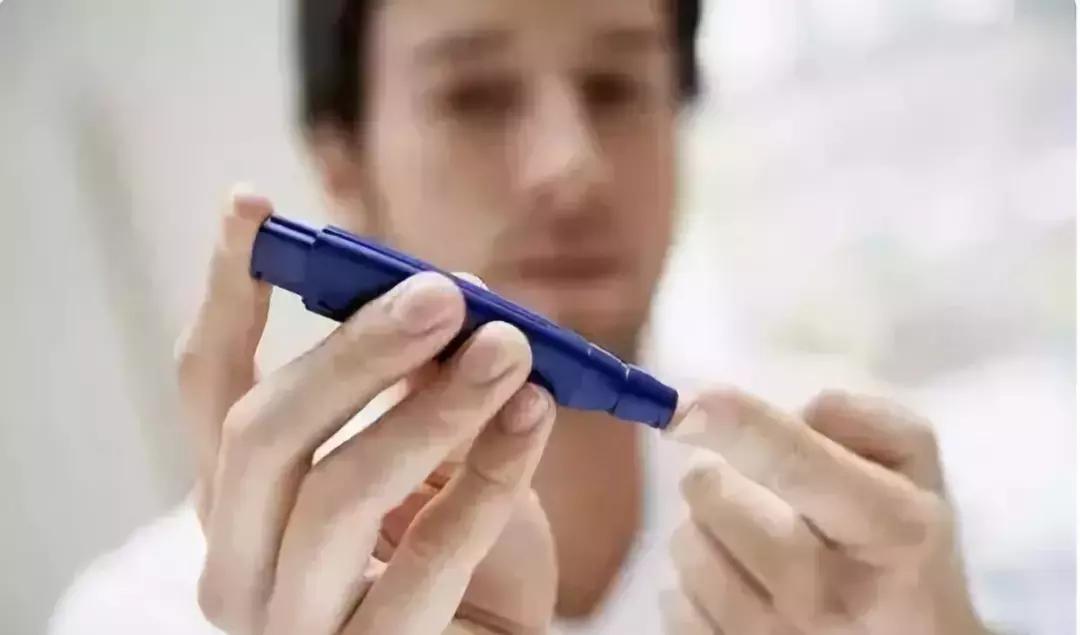 一瓣蒜，吃出7种健康！按照这5个“公式”，补肾活血，养肝护胃