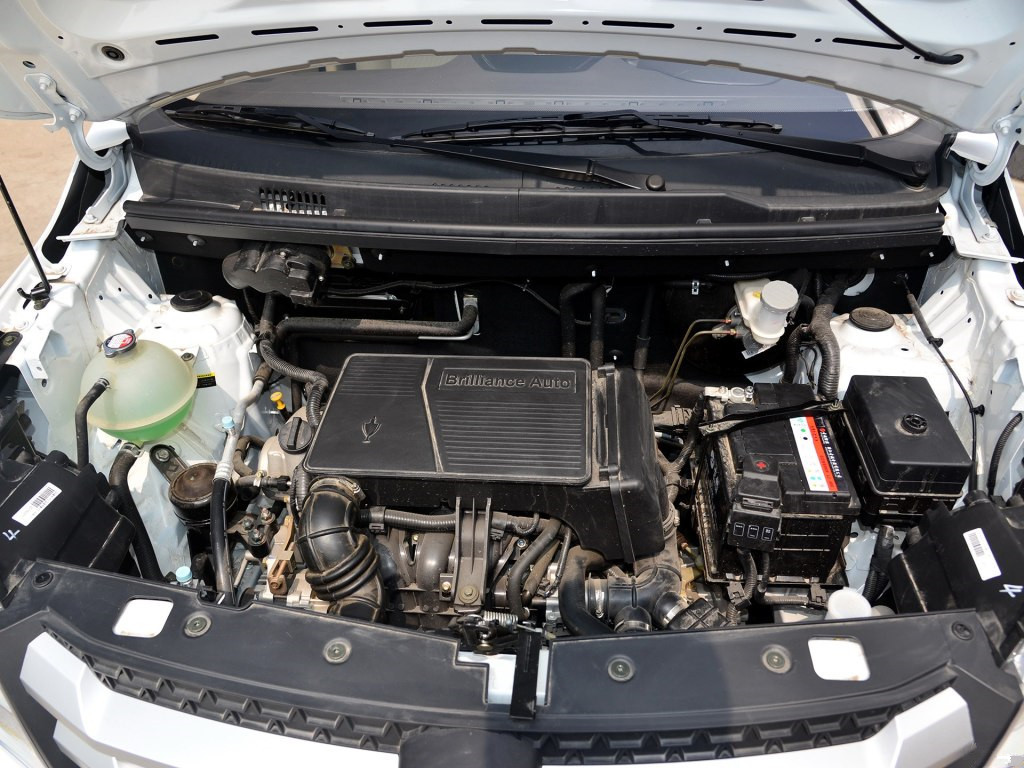 轿车的舒适性是suv给予不了的,金杯750汽车最大缺点