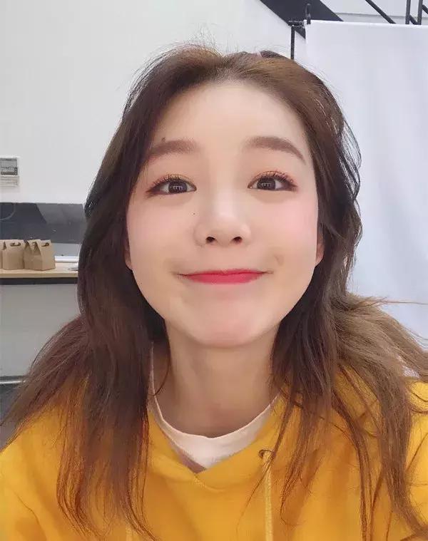 眼妆画的好,C位出道早,101女孩靠它被Pick