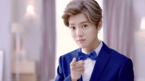 扎心了！优酷豪砸16亿买下世界杯网络转播权，解说竟是鹿晗陈一发