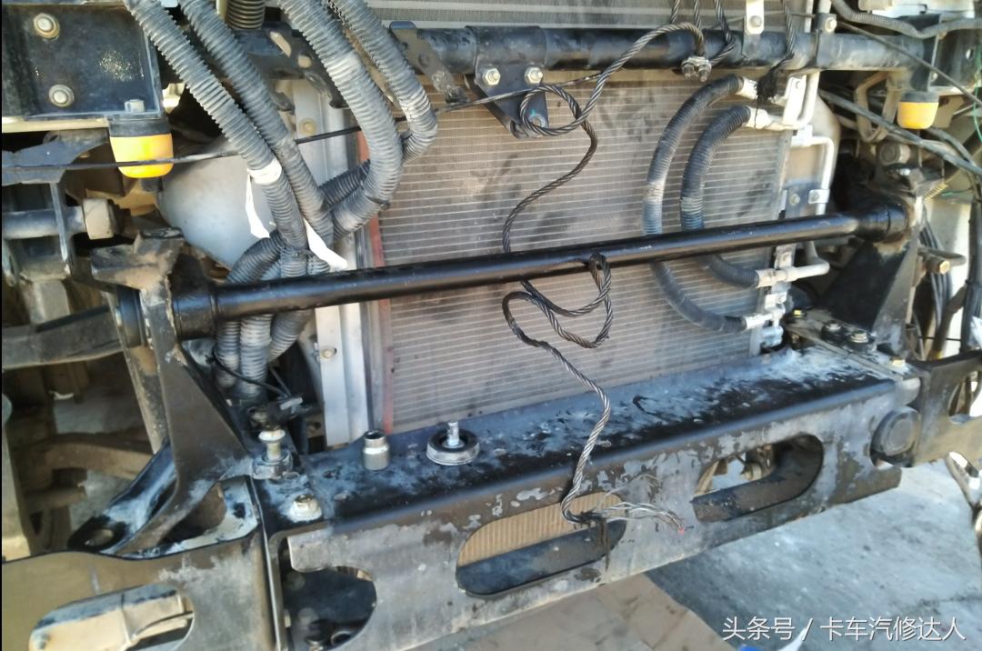 驾驶室异响一直找不到原因怎么办,半挂车驾驶室下方异响