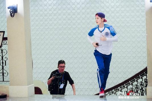 鹿晗新说唱帮唱副歌,鹿晗奔跑说唱