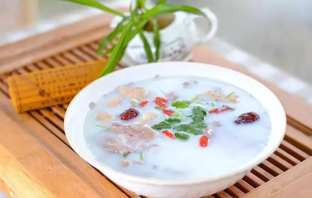 羊肉煲汤补肾配方视频,羊肉炖什么药材补肾壮阳