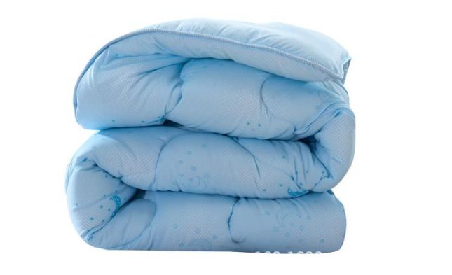 比较蓬松的被子是哪种材质的,被子的内胆什么材质的最好最蓬松