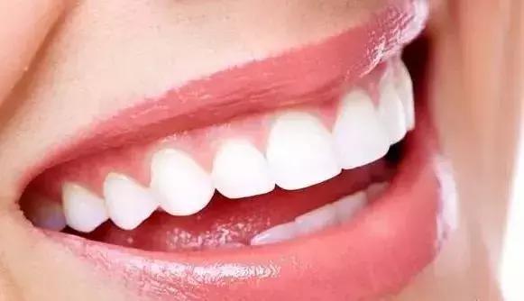 二十岁女生口臭怎么治,二十岁女孩口臭吃什么药