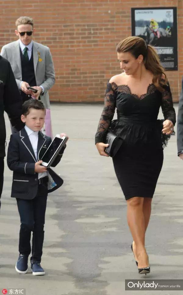 文明观球，给你心目中的世界杯巨星太太团排个名吧！