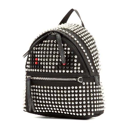 新买的皮包特别硬正常吗,新买的皮包包有异味怎么处理