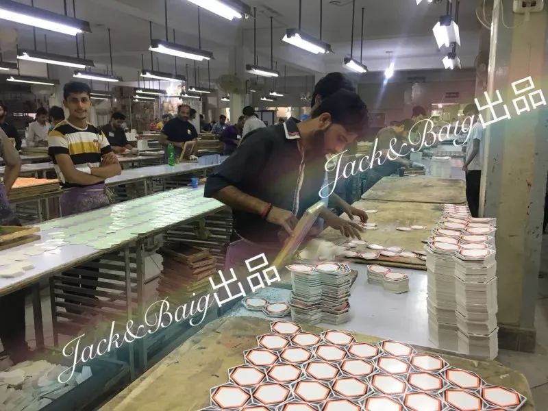 征集｜它生产的足球在德甲联赛上滚动！现在，你发照片它来送球