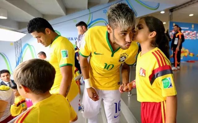 冷知识足球员,羽毛球球童的作用