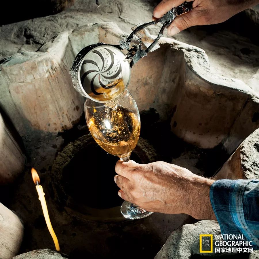 “对球当歌,人生几何”,看世界杯时为什么爱喝酒呢?