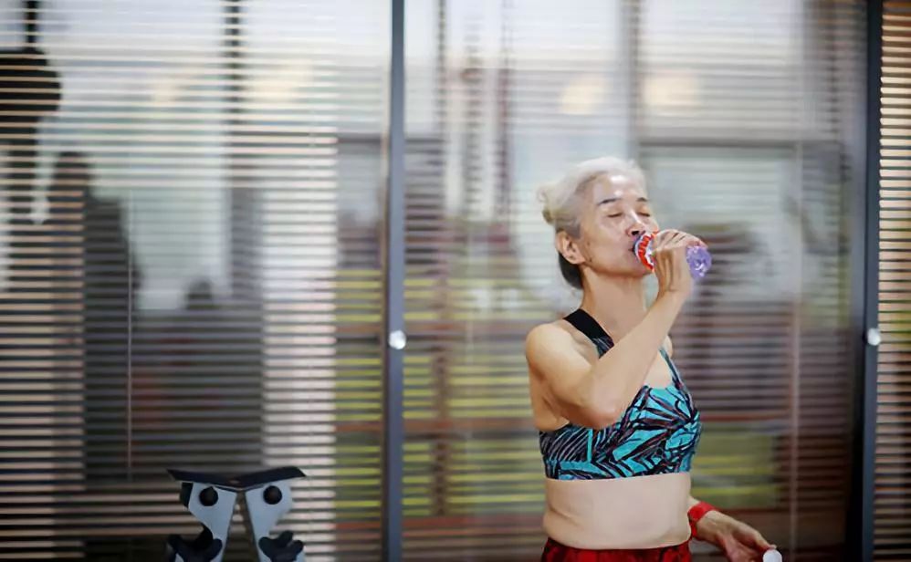 73岁中国最美奶奶健身抗癌,73岁天津老奶奶健身13年摆脱癌症