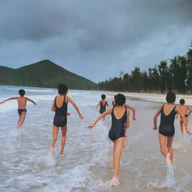 穿比基尼的中国姑娘:姐穿的是自由