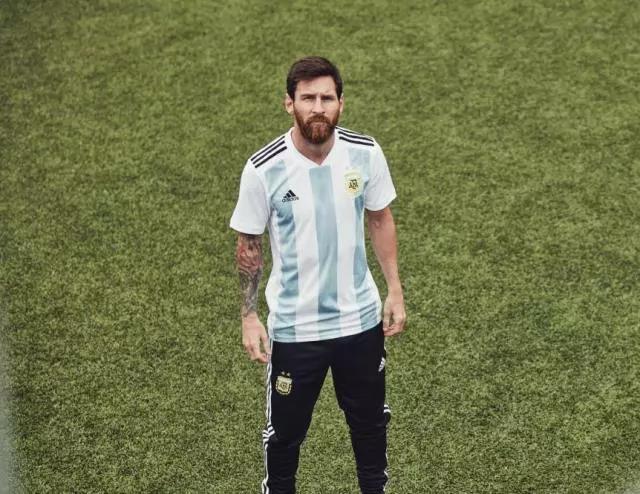 除了nike和adidas还能穿什么,耐克阿迪球衣对比