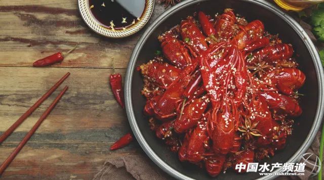 2018世界杯期间，如何正确吃小龙虾？