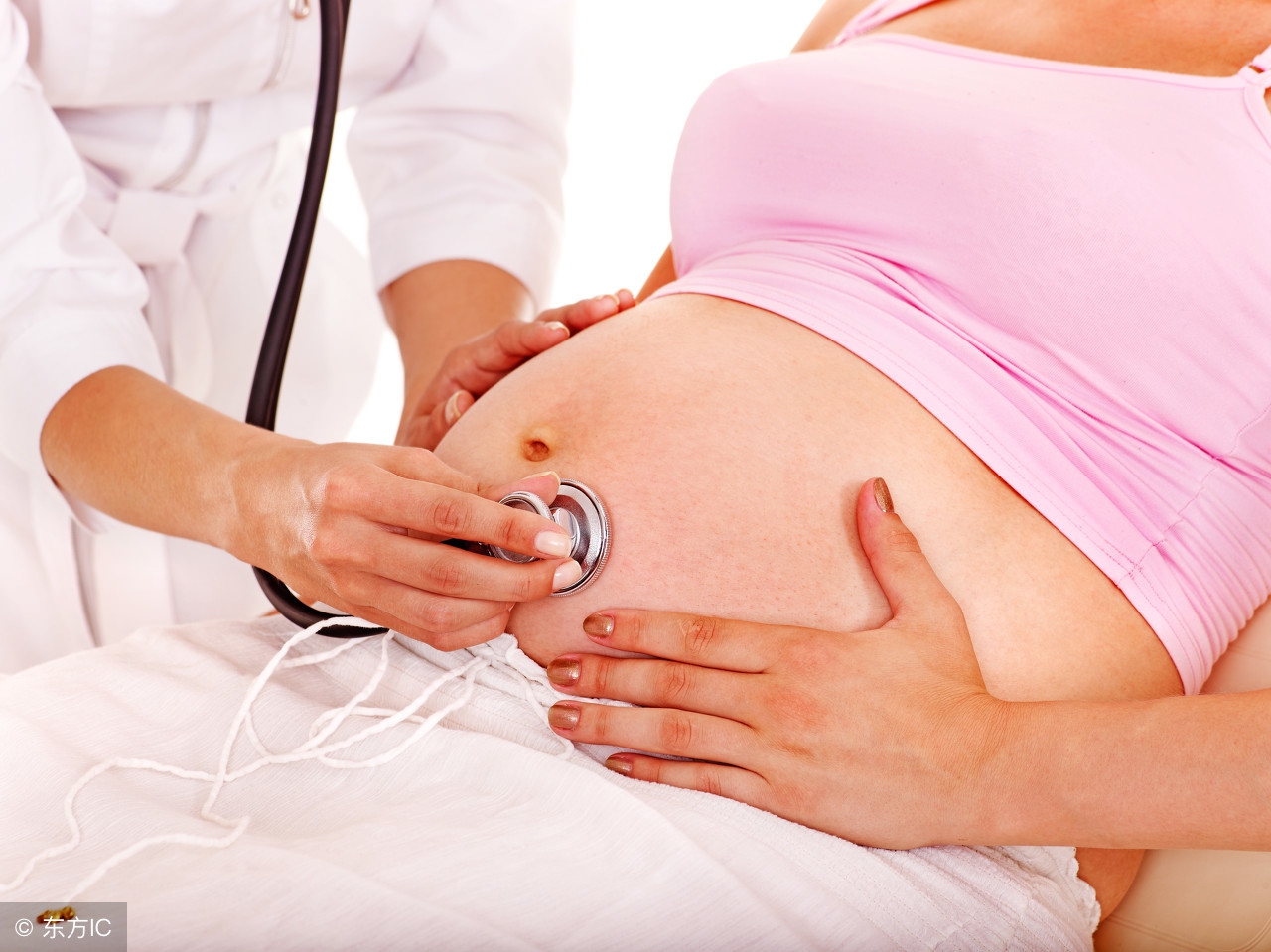 孕早期出血伴有轻微腹痛怎么办,孕早期出血但是无腹痛吃什么药