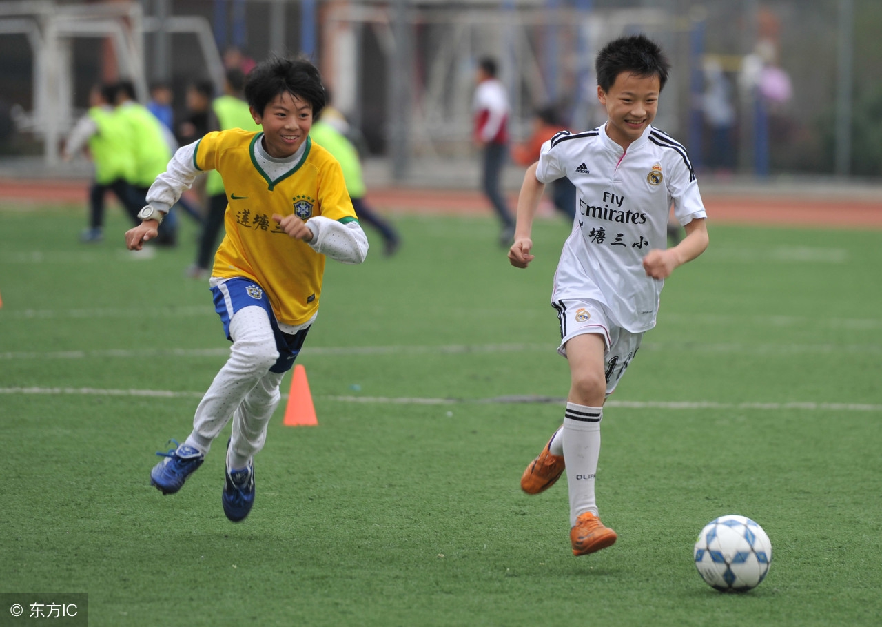世界杯带来乐趣,足球比赛让孩子们感受到了什么