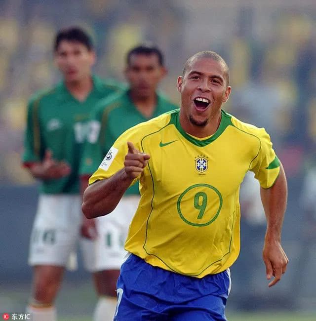 绿茵场上最美的你,绿茵场留下我拼搏的足迹