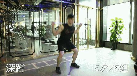 足球运动员体力充沛的训练方法,足球运动员需要练哪些力量