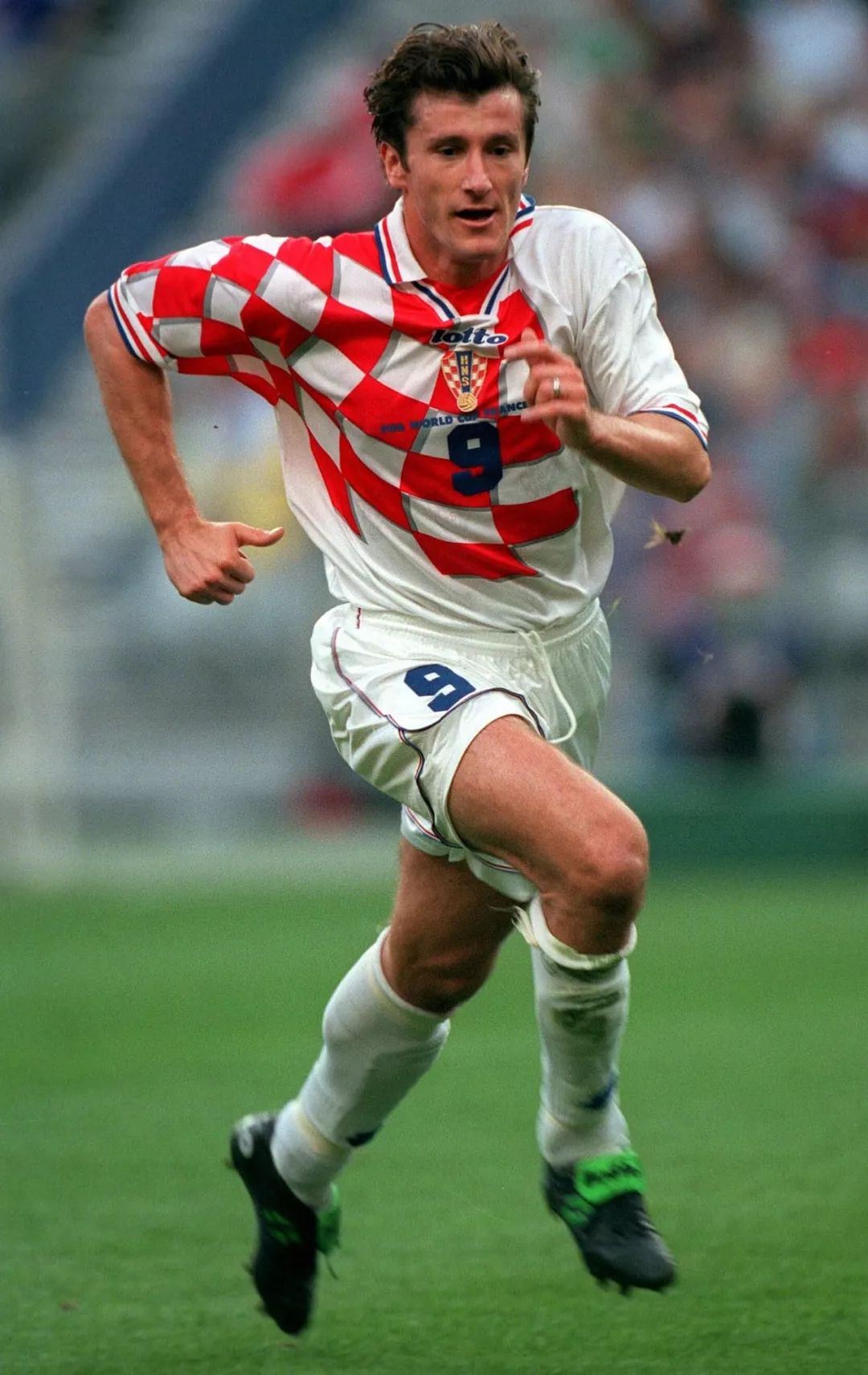 「夜读」世界杯经典球衣图鉴，哪一件是你的青春？