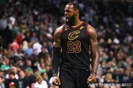 詹姆斯谈论足球,足球运动员对詹姆斯的评价