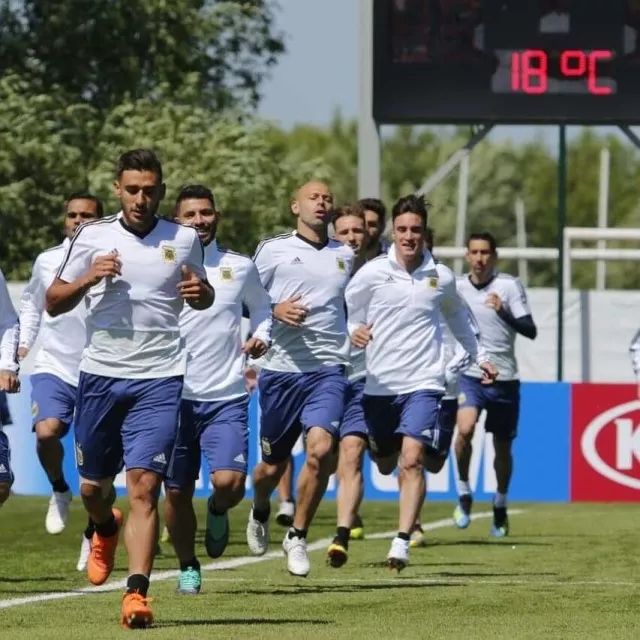 c罗和梅西近期的对决,c罗爆发曼联3比2