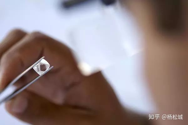 戴比尔斯评人工钻石,戴比尔斯钻石发展历程