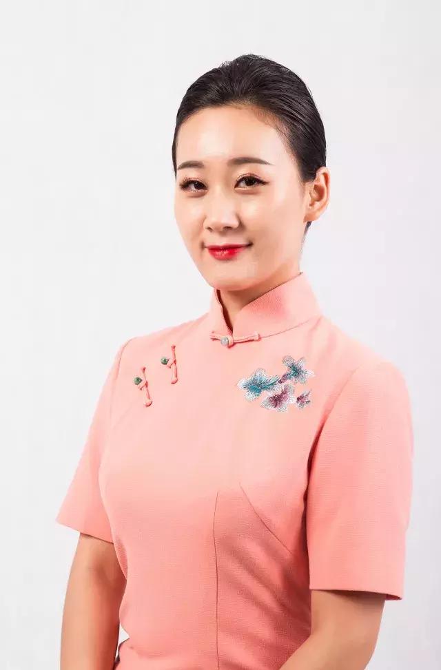 听说，好看的姑娘都在看世界杯