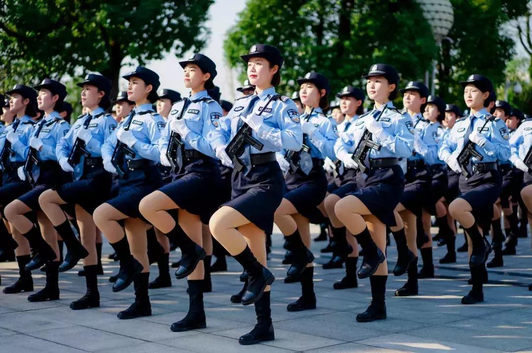 你看起来像我战友图片,你看起来像我战友素材