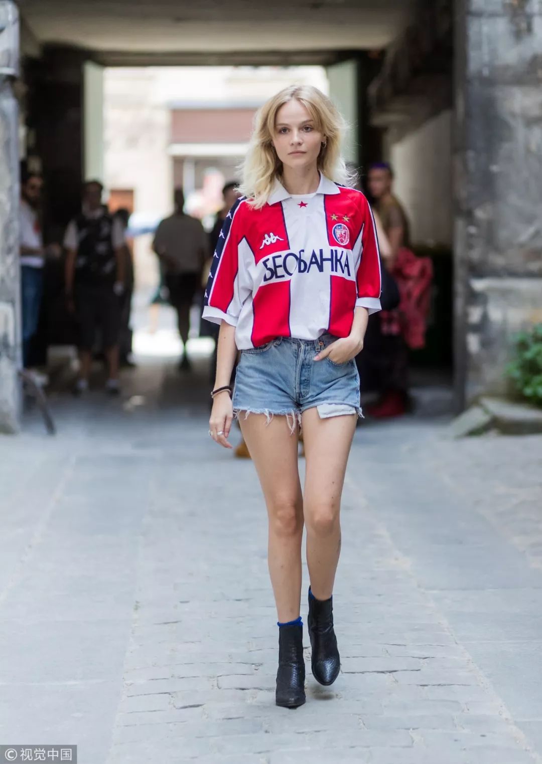 世界杯现场抢到了球衣可以拿走吗,世界杯抢球衣