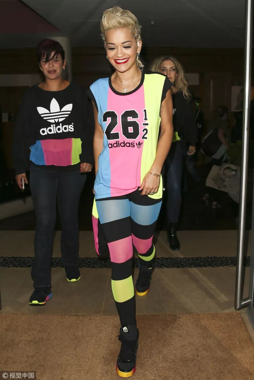 世界杯和男朋友看球,世界杯抢球衣