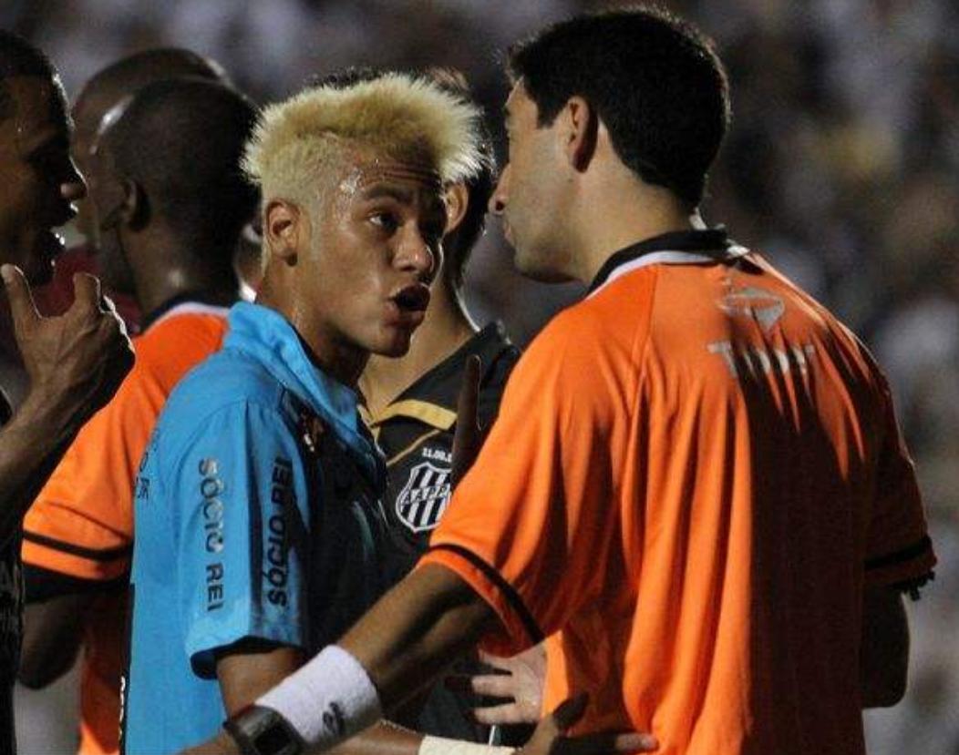 内马尔发型泡面头,内马尔方便面鸡冠头