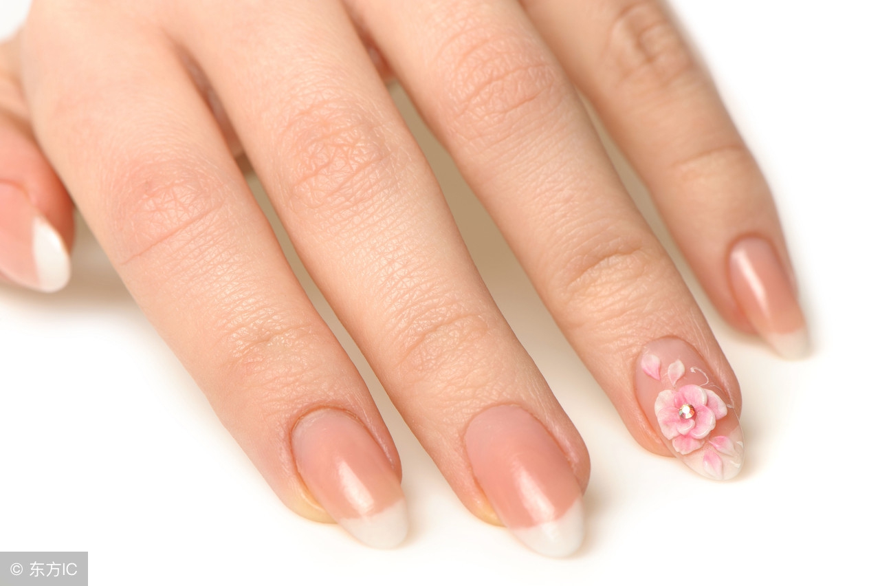 灰指甲要引起什么毛病,灰指甲护理盒能治灰指甲吗