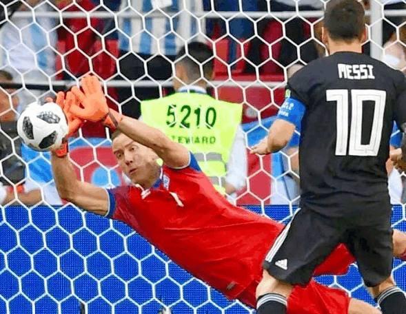 冰岛业余球员厉害过国足,冰岛国足有多少业余球员