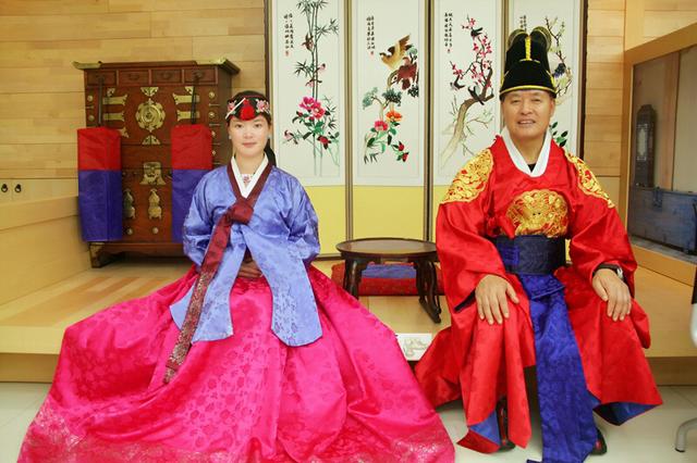 一年到头到处旅游的人,旅行和赚钱哪个更重要