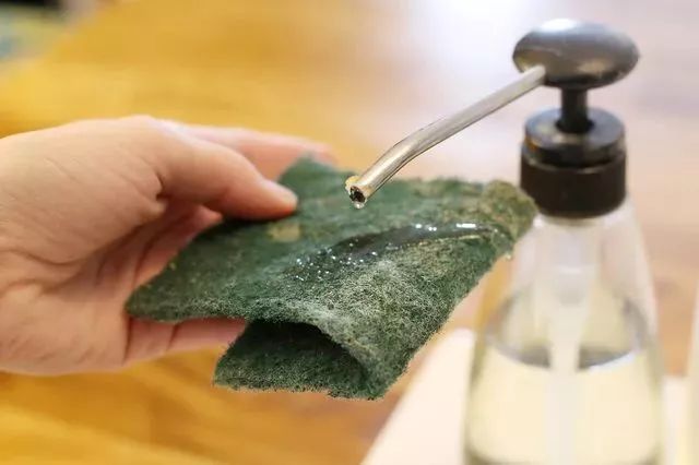 白墙弄脏了怎么把它变白,白墙脏用什么产品变白效果最好