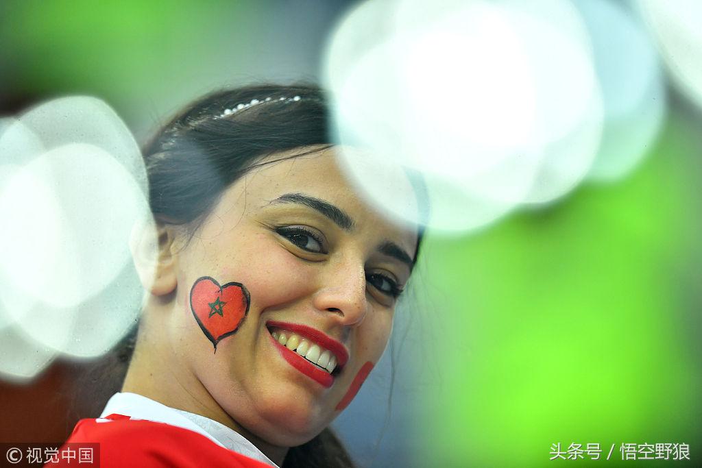 世界杯球迷高清图片大全,世界杯球迷脸部彩绘现场