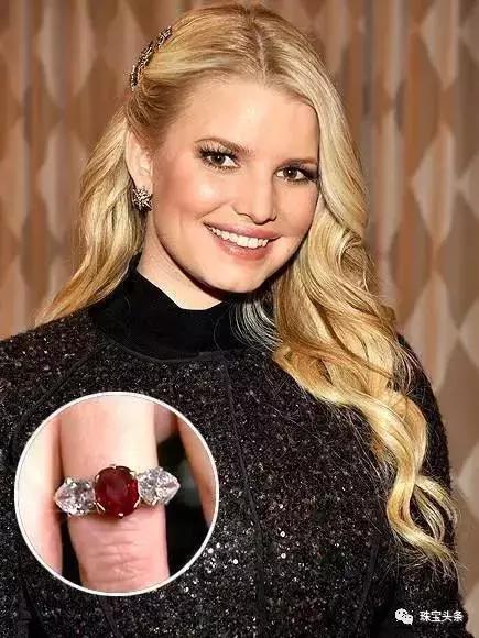 明星婚戒大PK，来看看谁家鸽子蛋更抢眼？